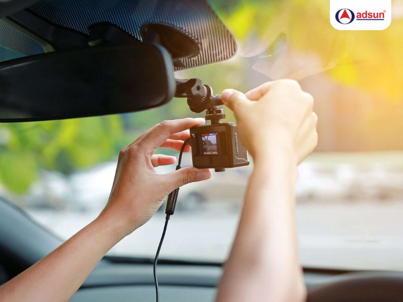 Camera hành trình trên ô tô
