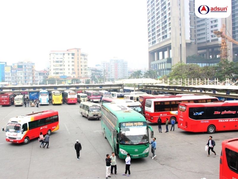 Xe khách đường dài thường xuyên phải di chuyển liên tục