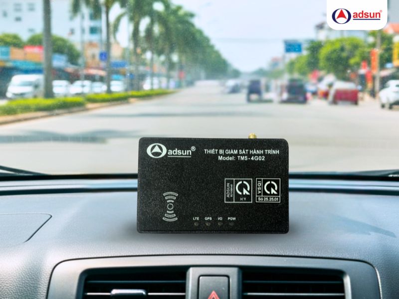 Thiết bị giám sát hành trình trên ô tô