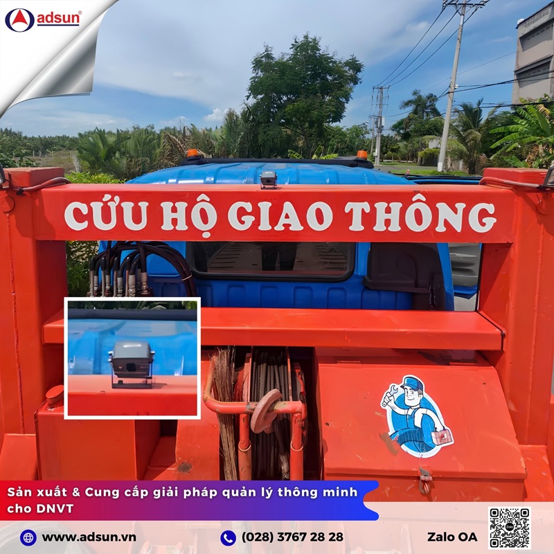 Mắt camera ph&iacute;a sau xe cứu hộ hỗ trợ gi&aacute;m s&aacute;t to&agrave;n bộ qu&aacute; tr&igrave;nh cẩu, k&eacute;o phương tiện.